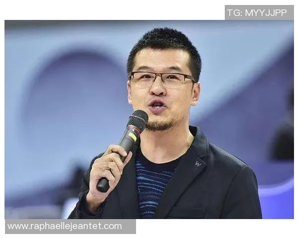 杨毅赞史密斯绝杀如乔丹般空中悬停一秒的惊艳表现